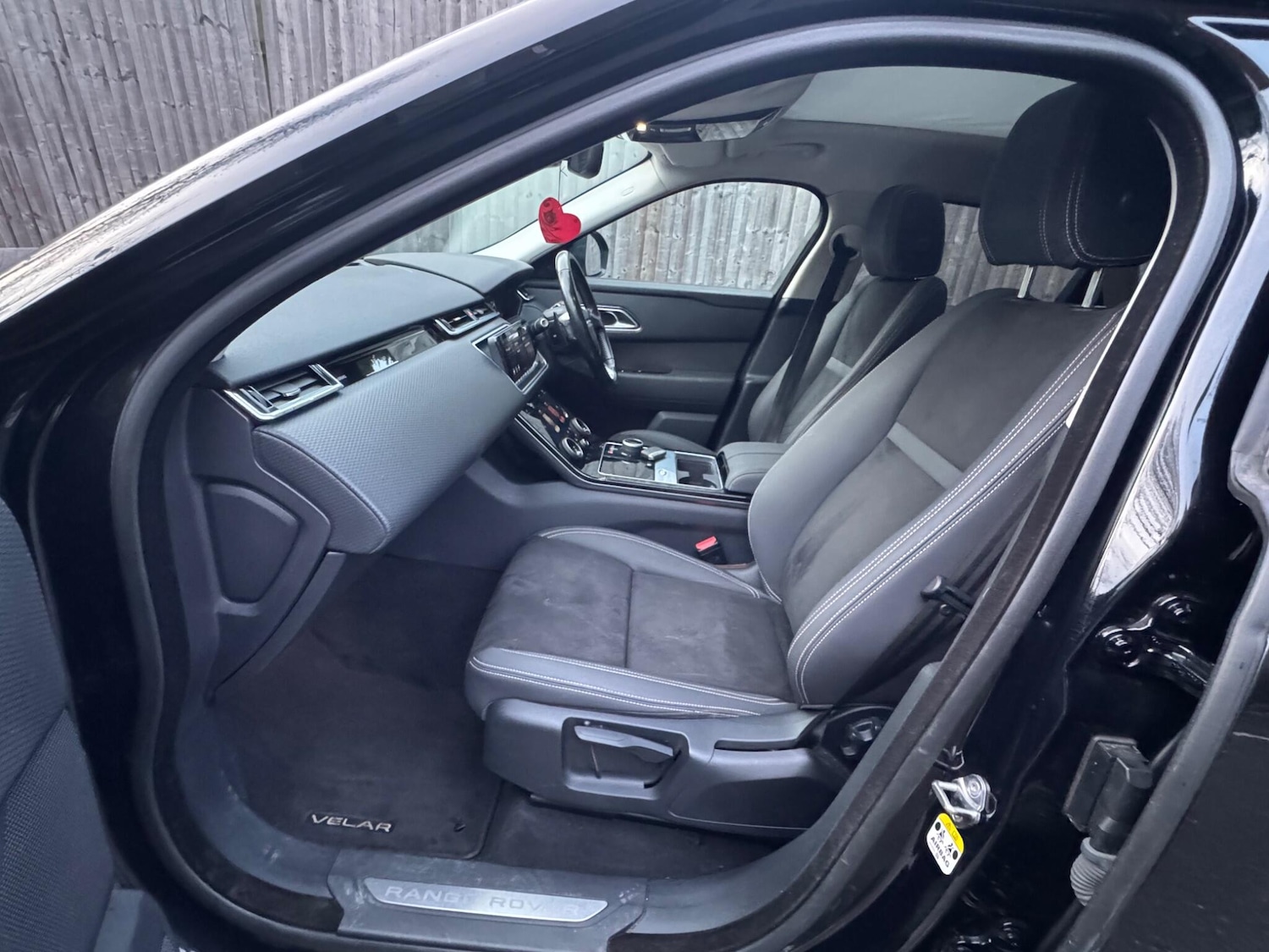 Used Land Rover Range Rover Velar 2018 for sale - 76991862: Photo 18