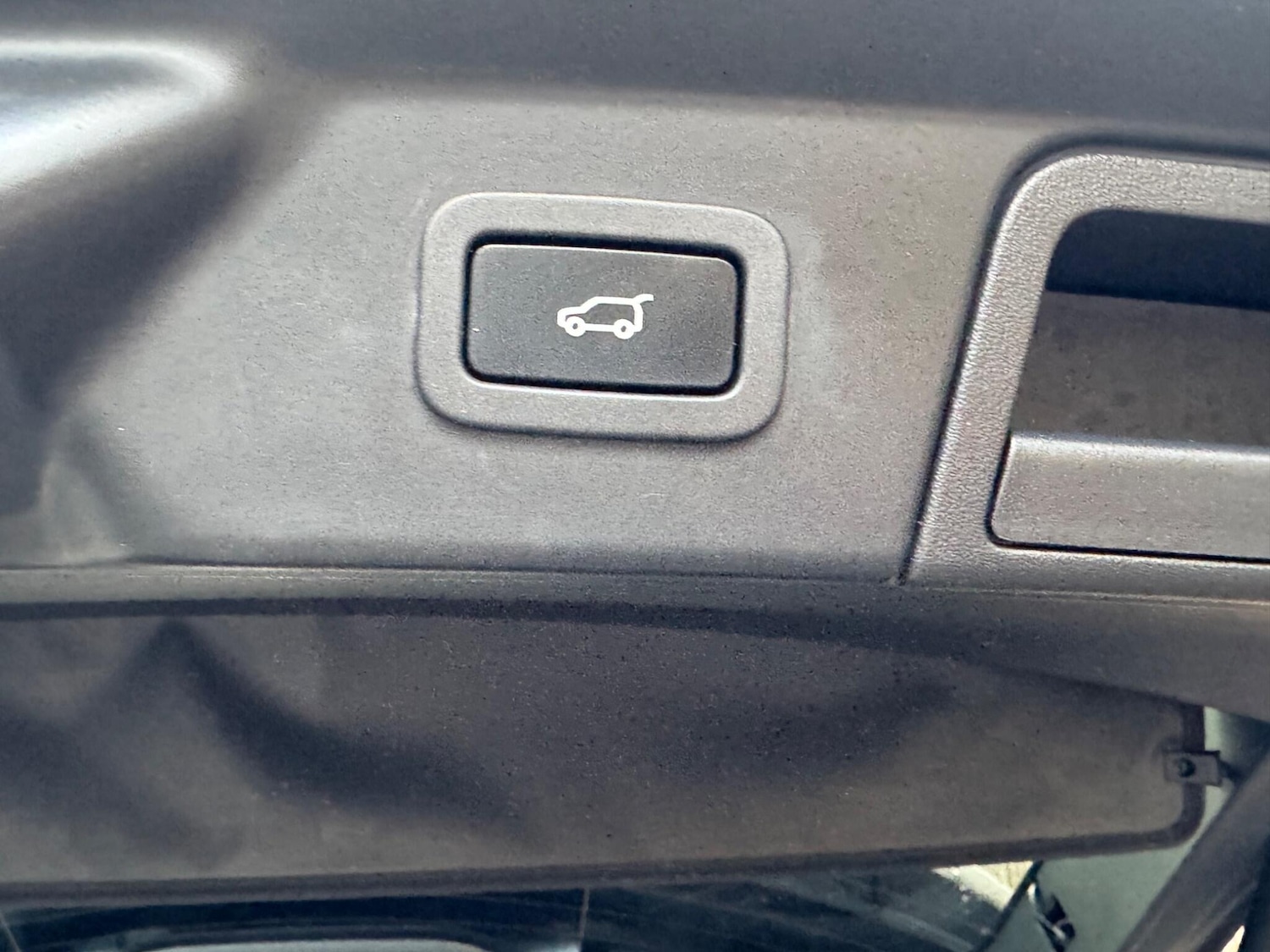 Used Land Rover Range Rover Velar 2018 for sale - 77028934: Photo 13