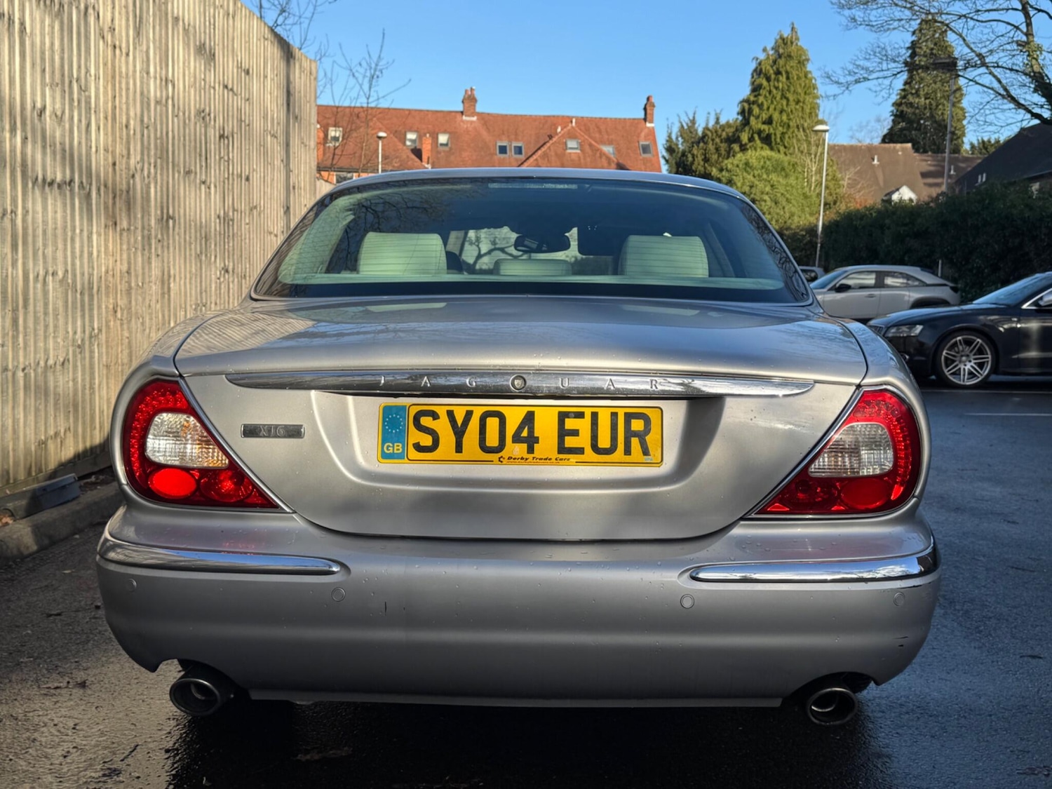 Used Jaguar XJ 2004 for sale - 76913058: Photo 8