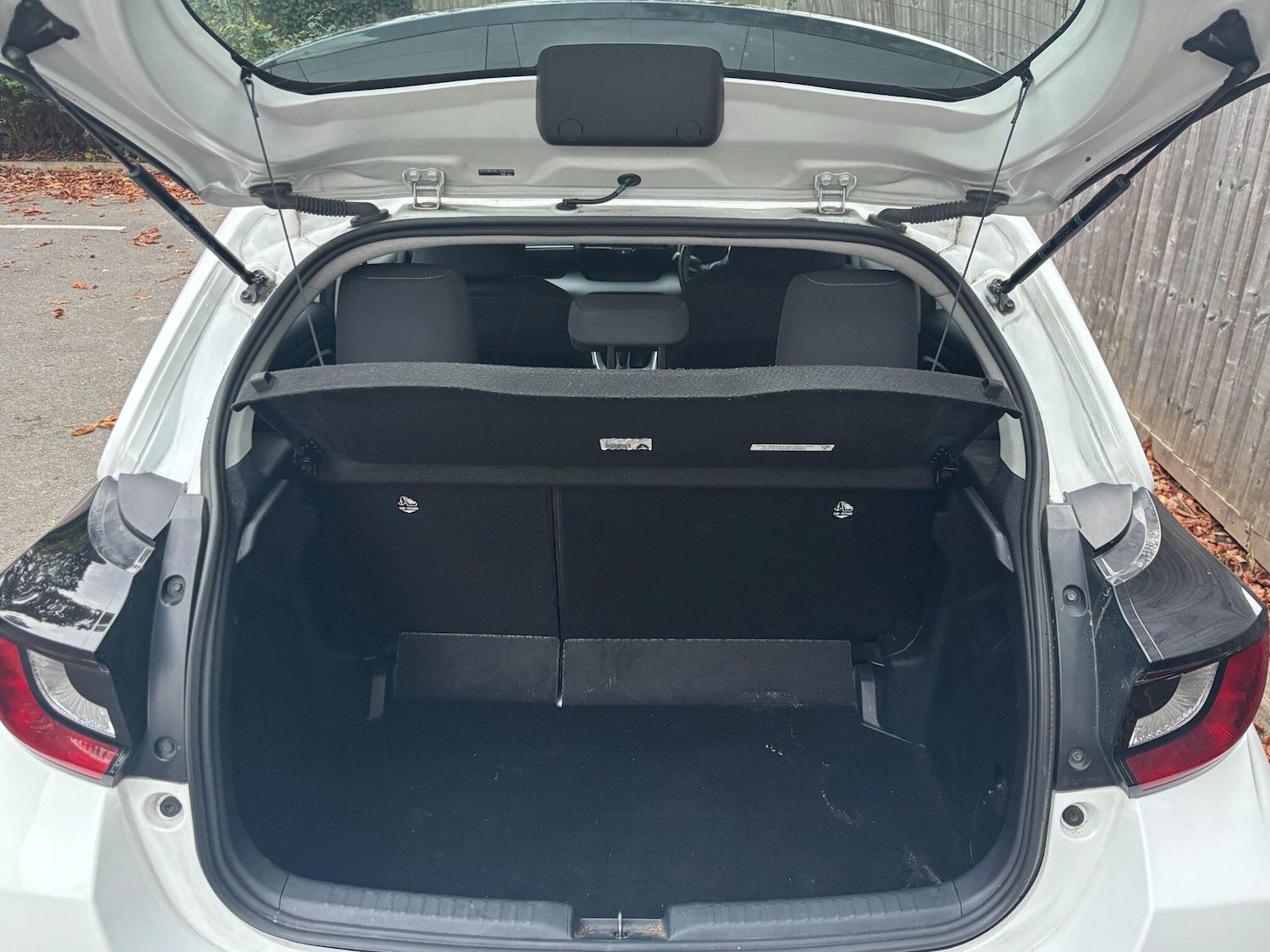 Used Toyota Yaris 2021 for sale - 76370955: Photo 16