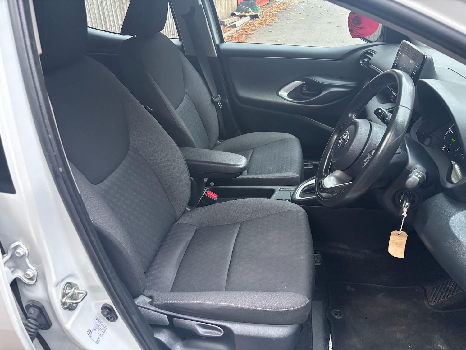 Used Toyota Yaris 2021 for sale - 76370955: Photo 9