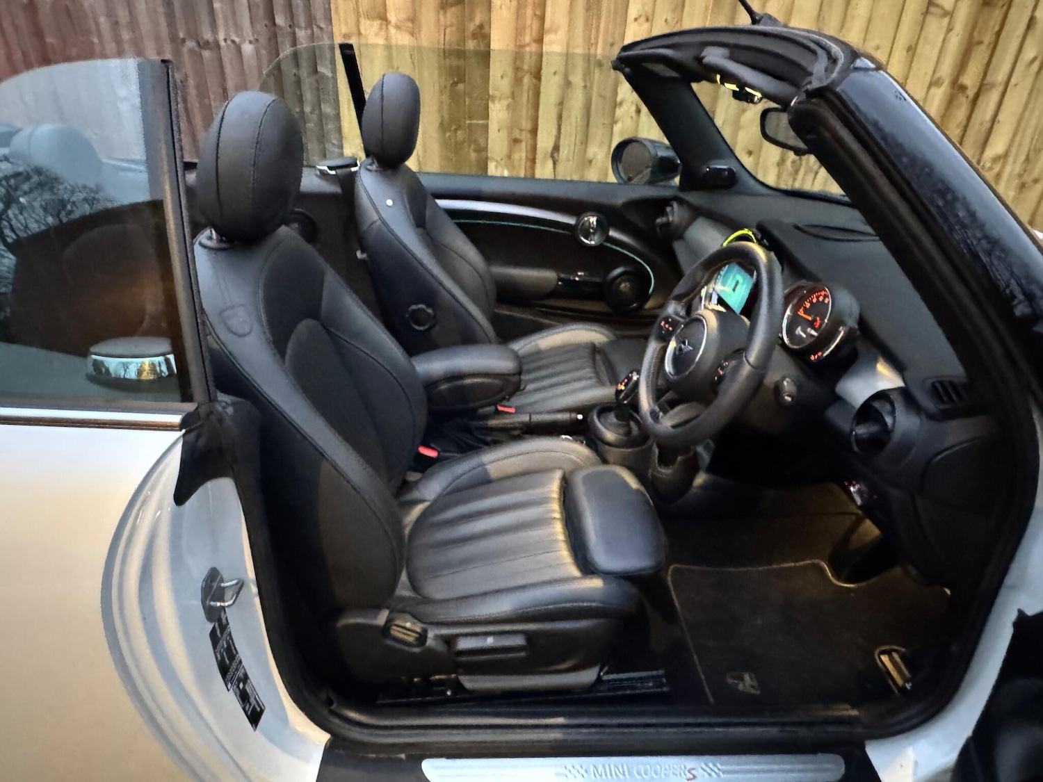 Used MINI Convertible 2023 for sale - 77768019: Photo 13