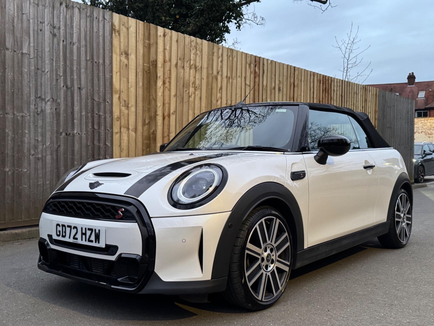 Used MINI Convertible 2023 for sale - 77768019: Photo 3