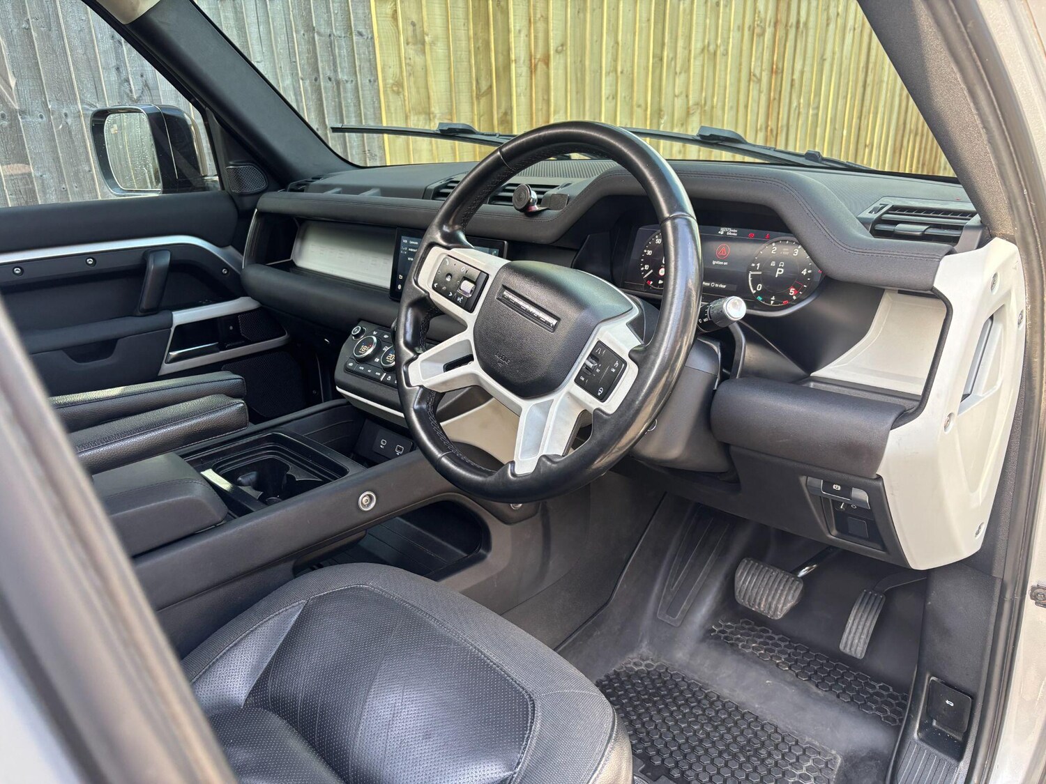 Used Land Rover Defender 110 for sale - 77670353: Photo 22