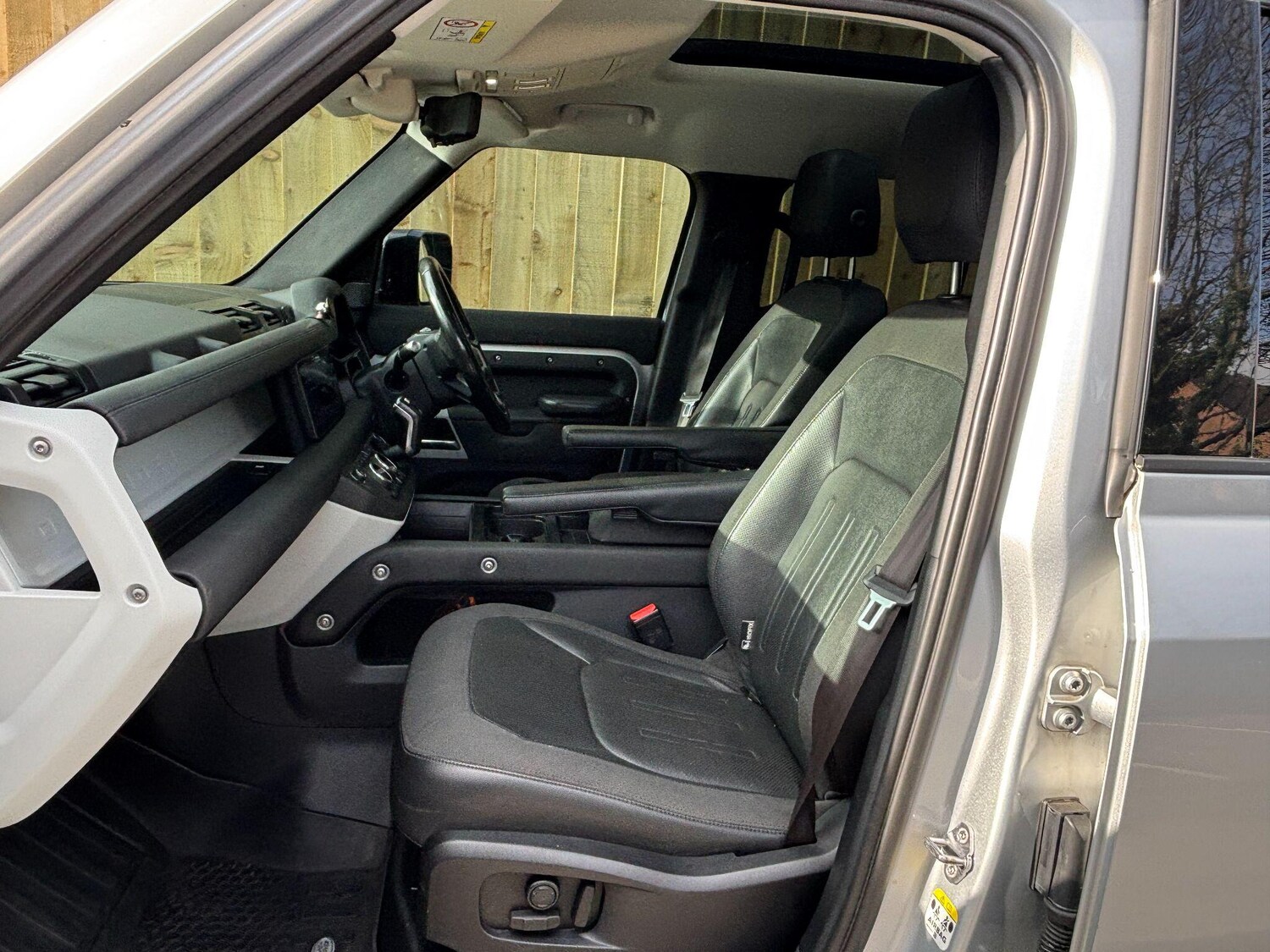 Used Land Rover Defender 110 for sale - 77670353: Photo 23