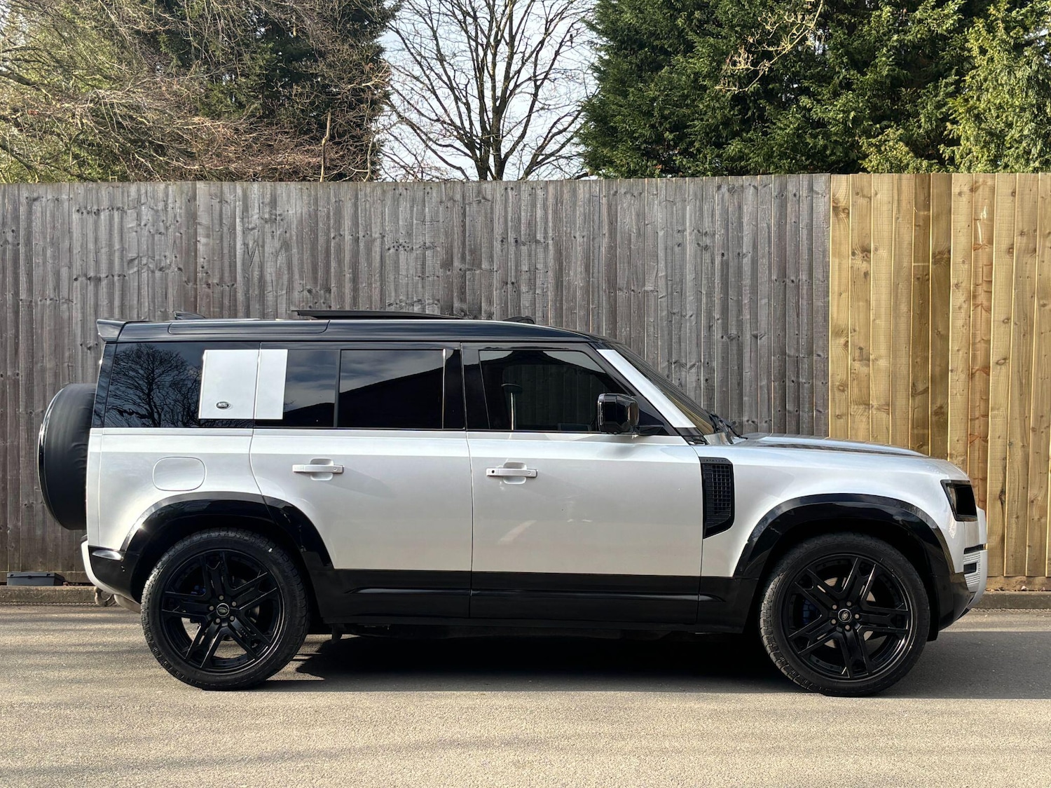 Used Land Rover Defender 110 for sale - 77670353: Photo 5