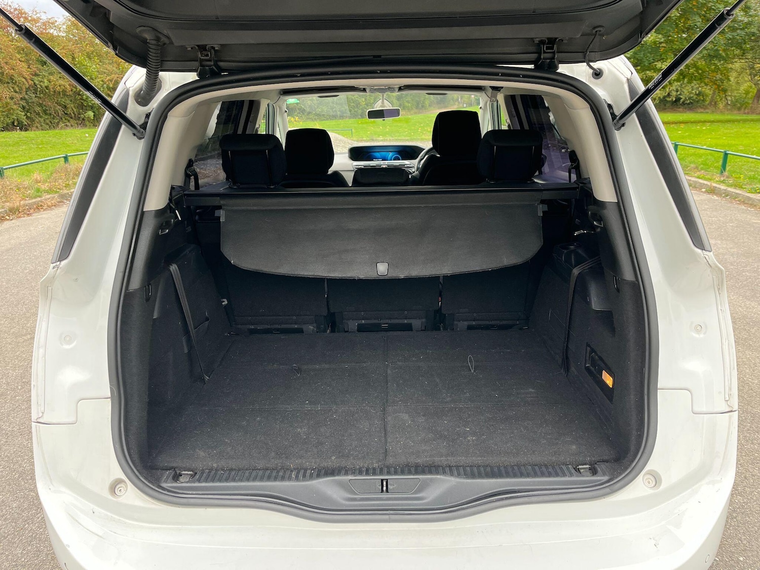 Used Citroen C4 Grand Picasso 2015 for sale - 76086545: Photo 10