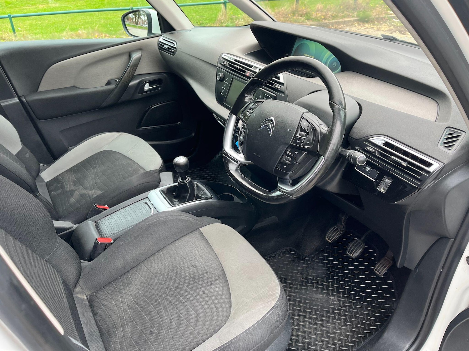 Used Citroen C4 Grand Picasso 2015 for sale - 76086545: Photo 11