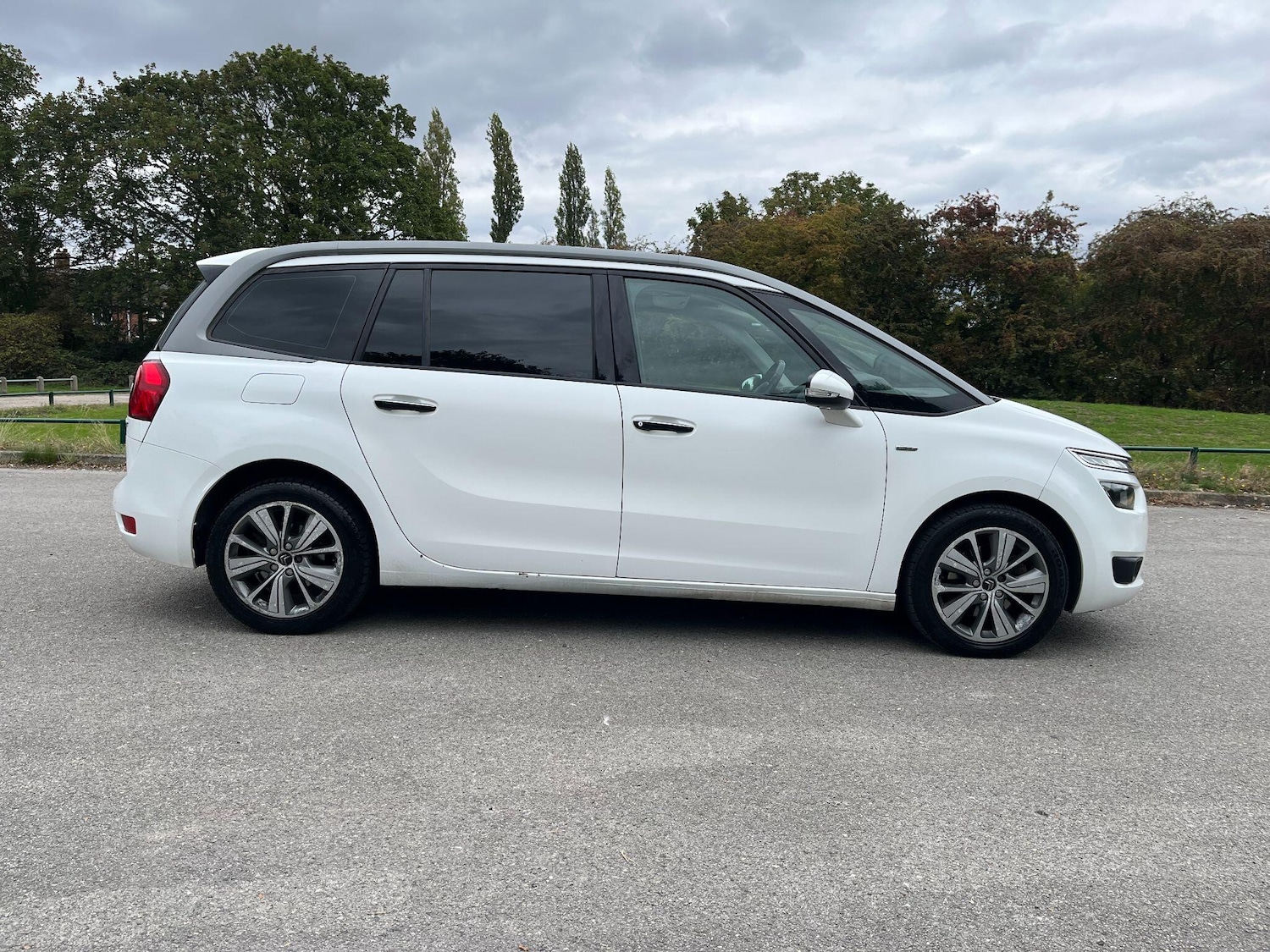 Used Citroen C4 Grand Picasso 2015 for sale - 76086545: Photo 2
