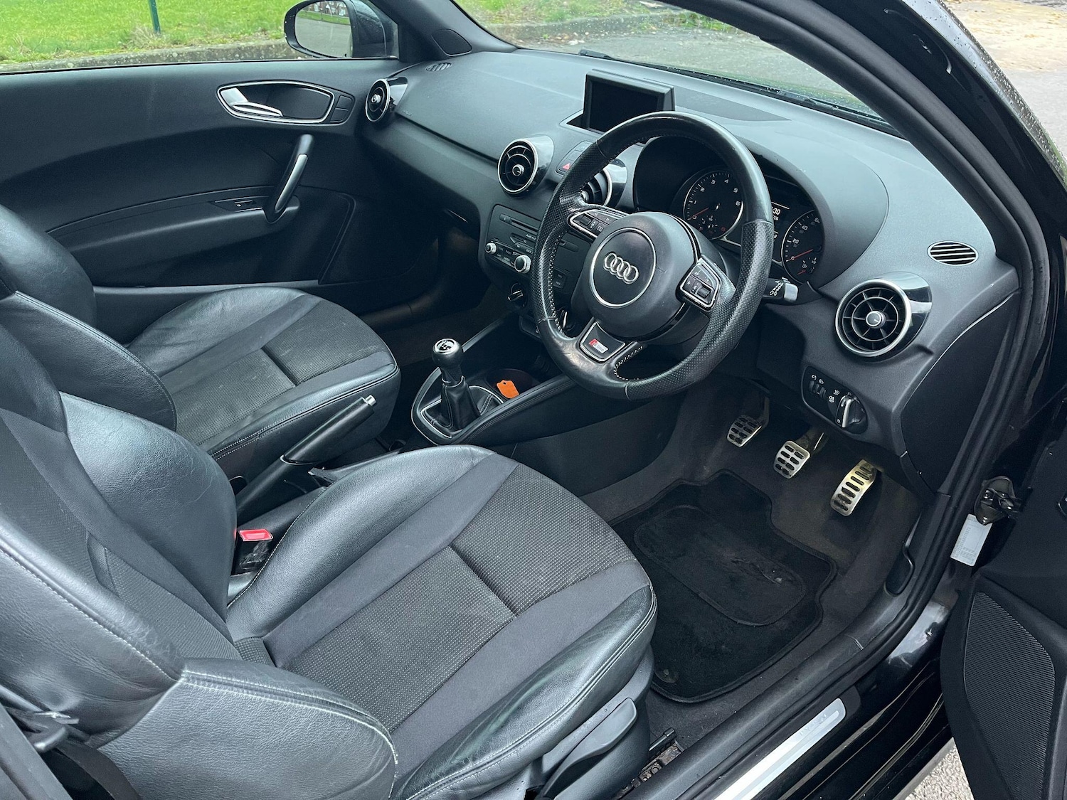 Used Audi A1 2011 for sale - 77307769: Photo 10