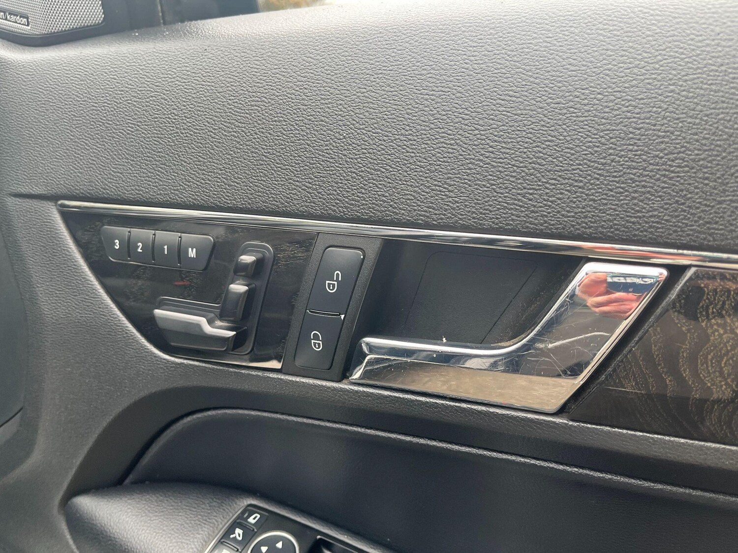 Used Mercedes-Benz E Class 2011 for sale - 76338682: Photo 23