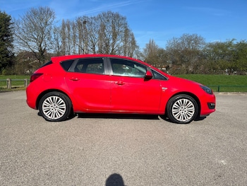 Used Vauxhall Astra 2013 for sale - 77942293: Photo