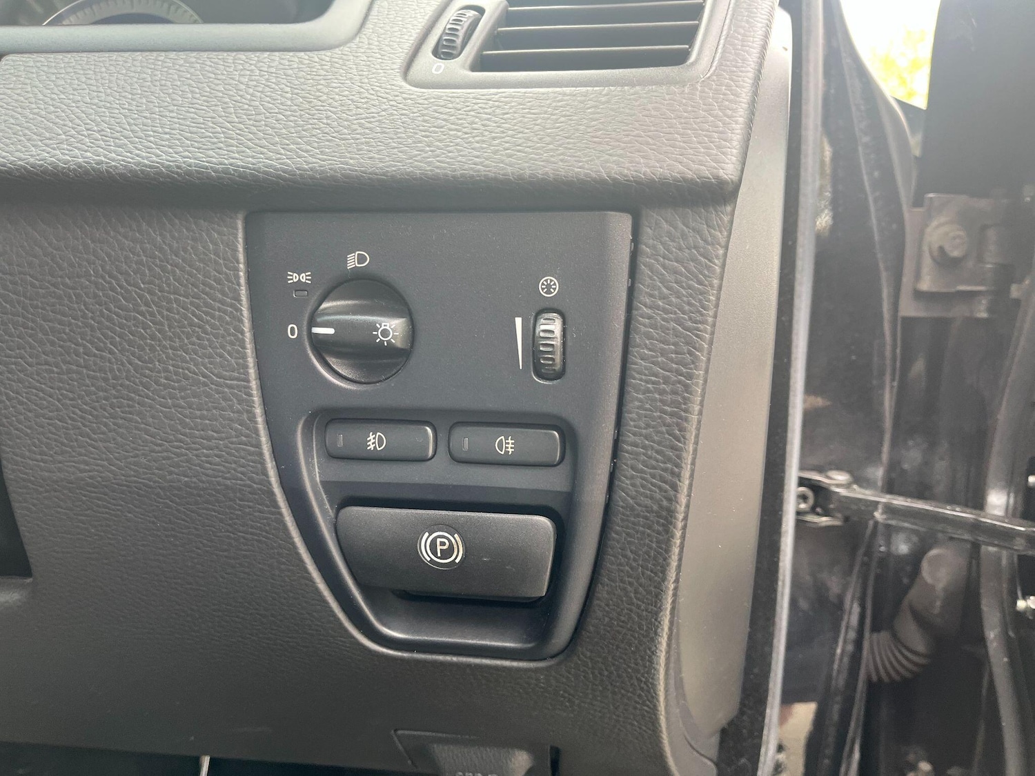 Used Volvo XC90 2011 for sale - 78179057: Photo 20