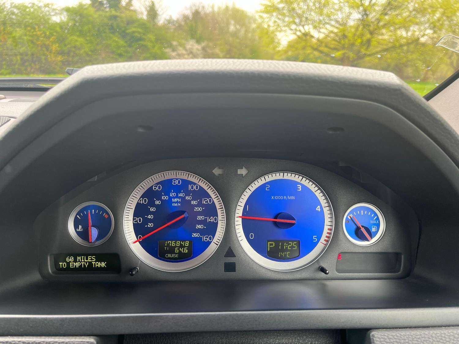 Used Volvo XC90 2011 for sale - 78179057: Photo 30