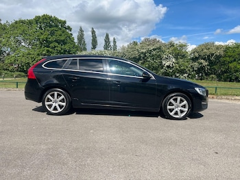 Used Volvo V60 2016 for sale - 78499068: Photo