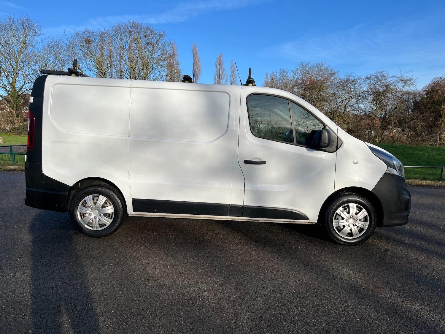 Used Vauxhall Vivaro 2016 for sale - 76966940: Photo 2