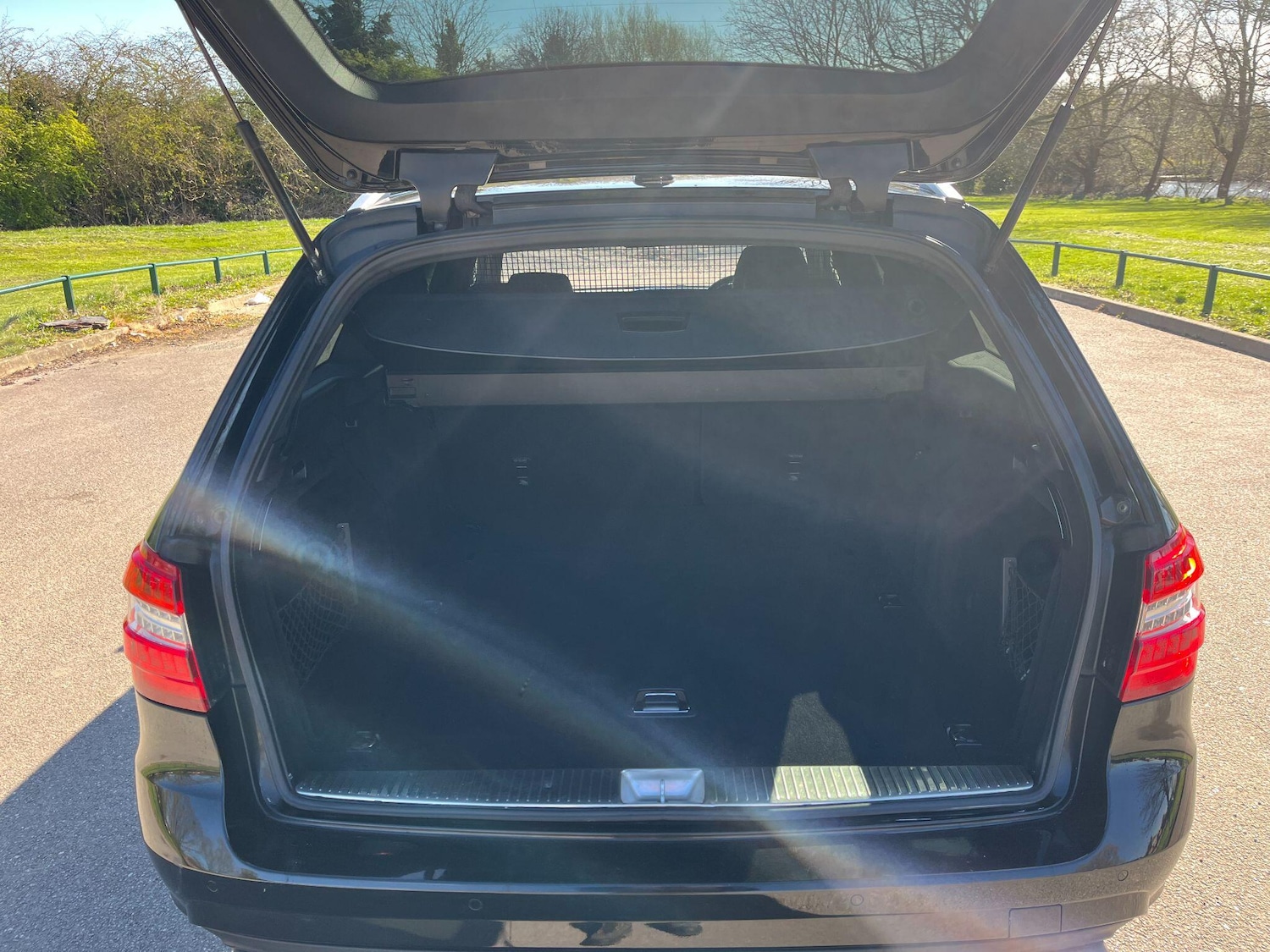 Used Mercedes-Benz E Class 2011 for sale - 78036951: Photo 11