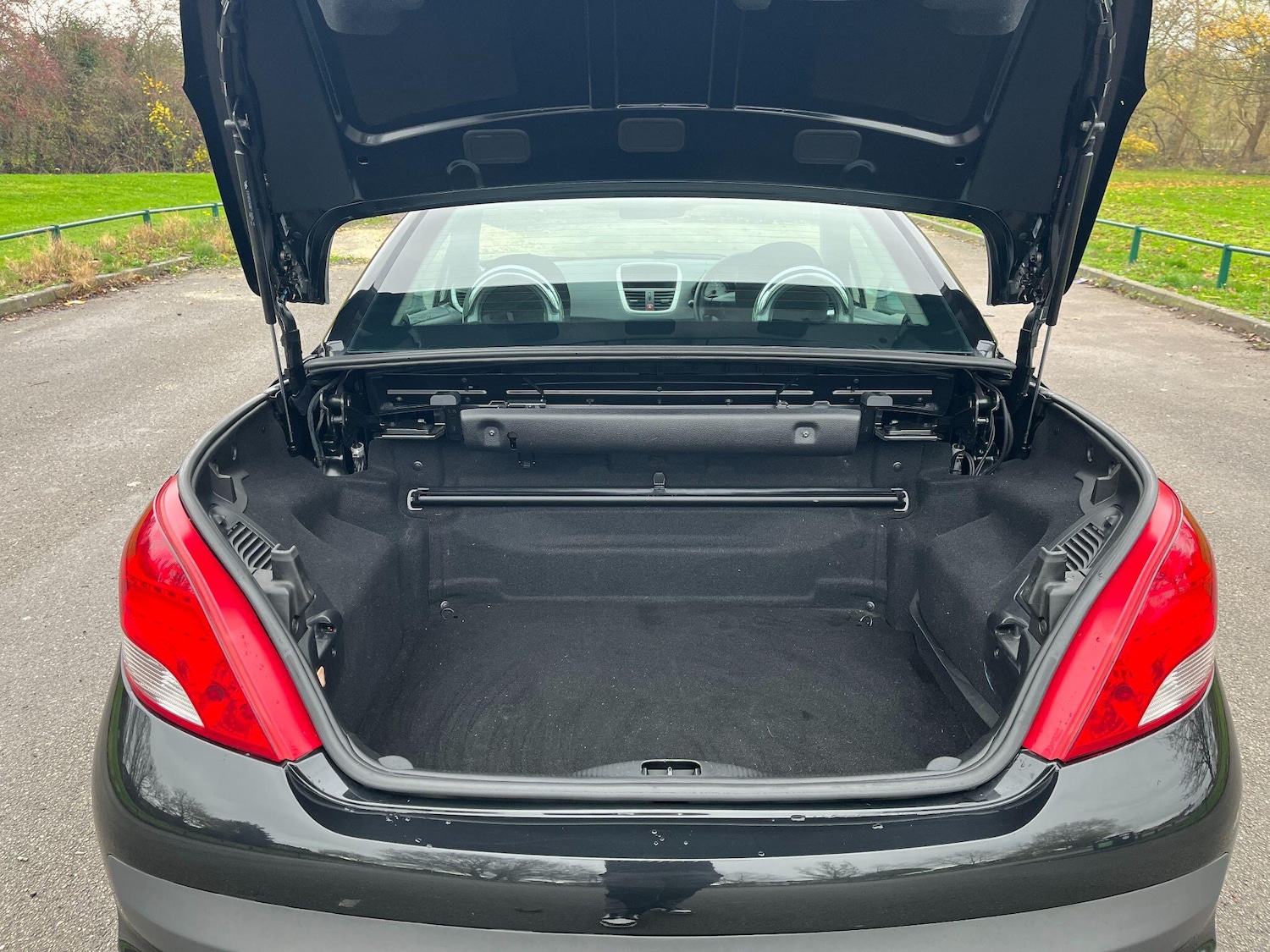 Used Peugeot 207 CC 2011 for sale - 76563573: Photo 10