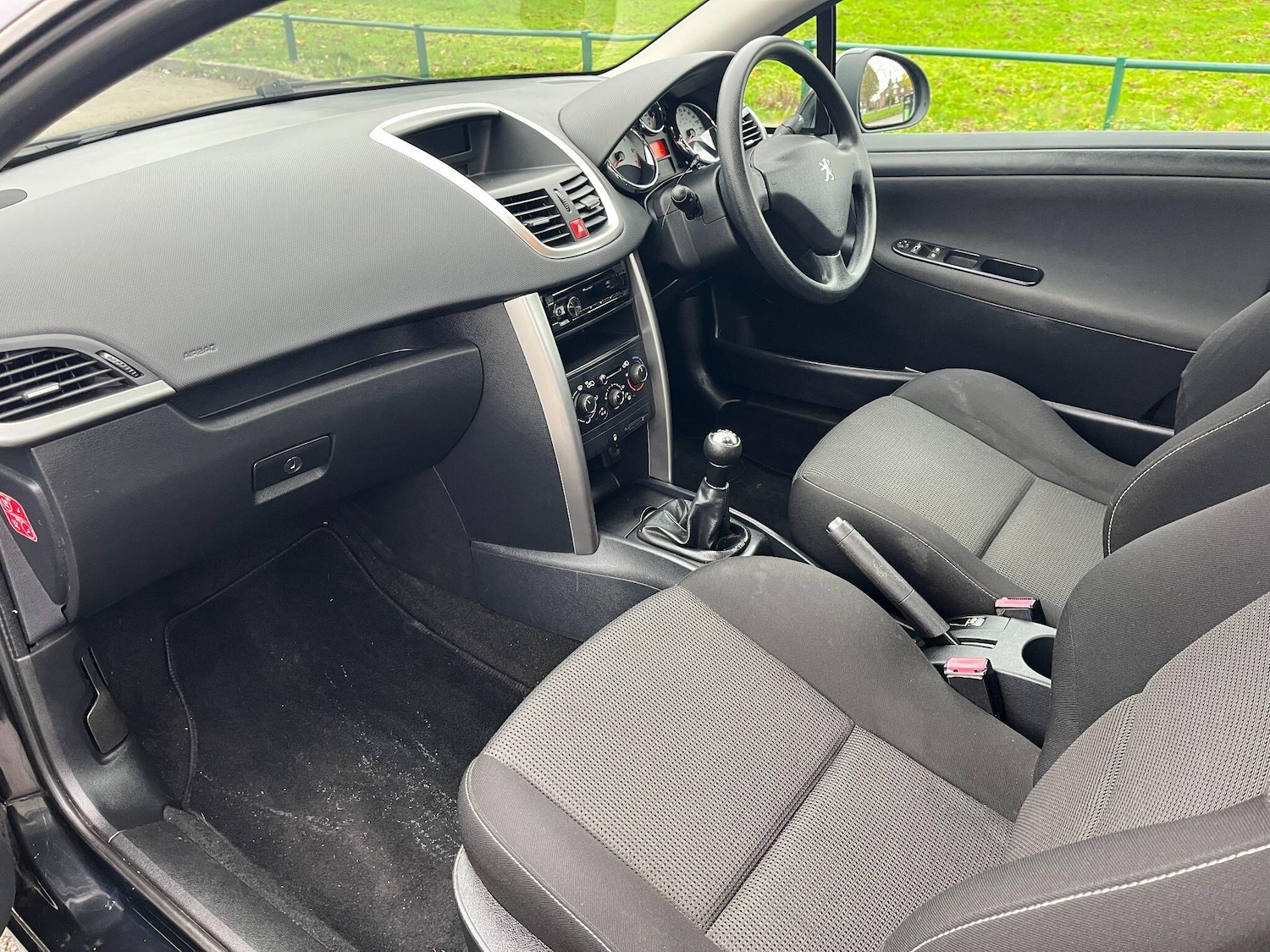 Used Peugeot 207 CC 2011 for sale - 76563573: Photo 13