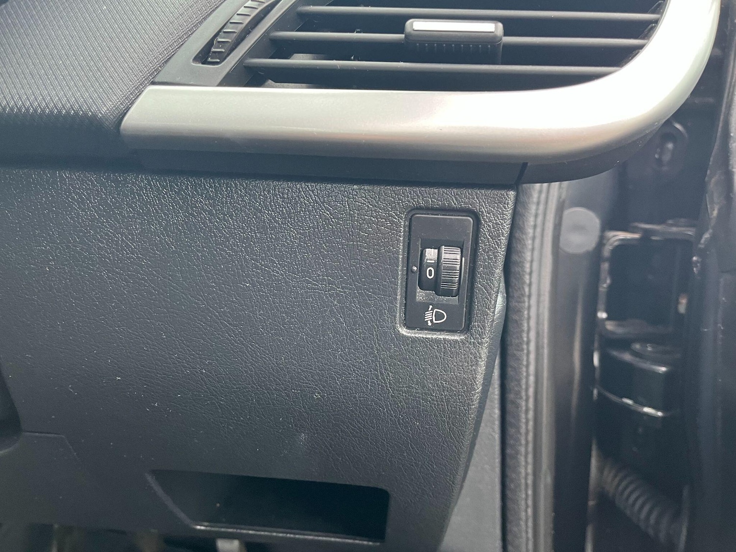 Used Peugeot 207 CC 2011 for sale - 76563573: Photo 16