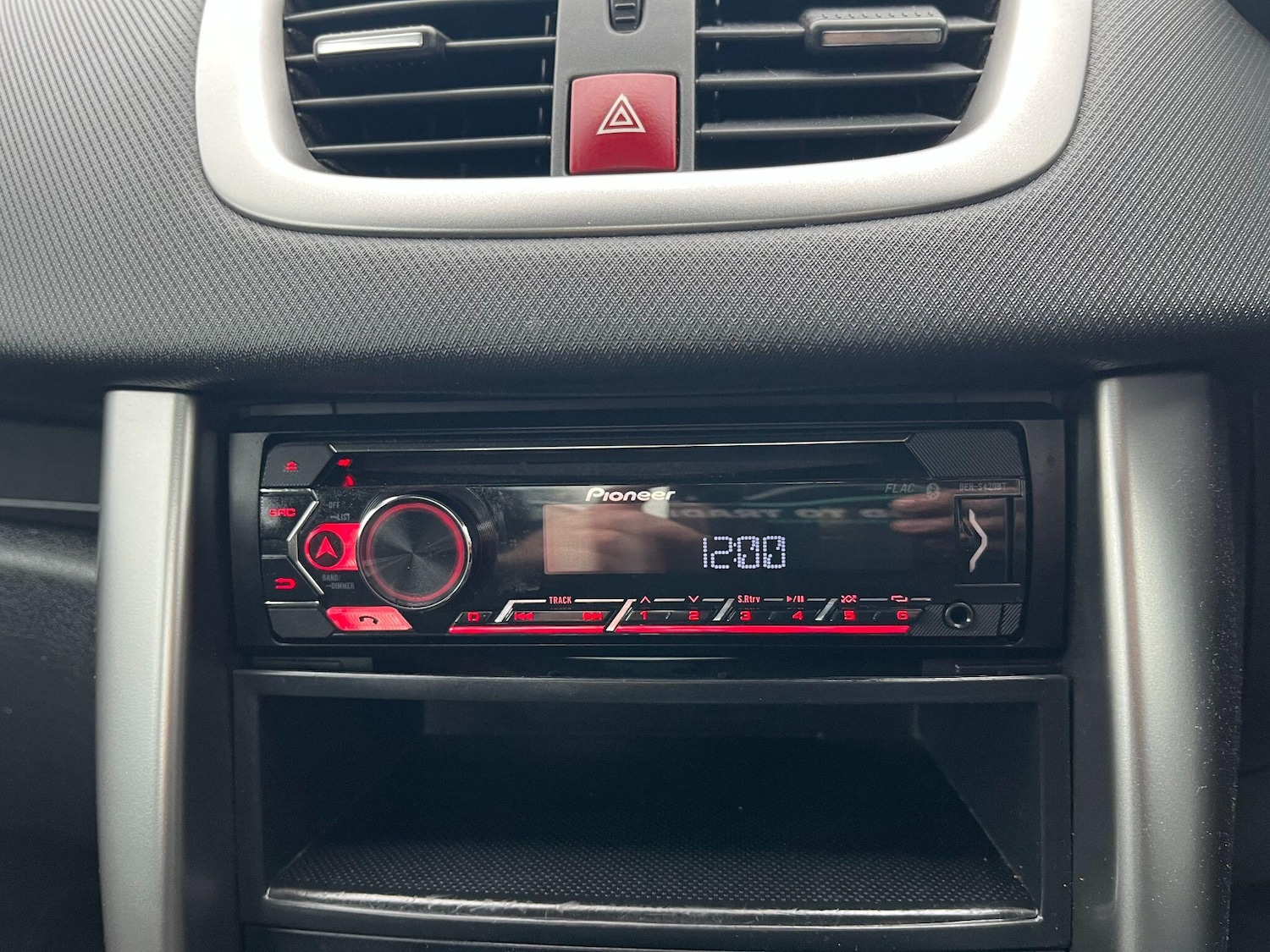 Used Peugeot 207 CC 2011 for sale - 76563573: Photo 19