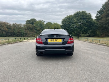Used Mercedes-Benz C-Class 2011 for sale - 75672002: Photo