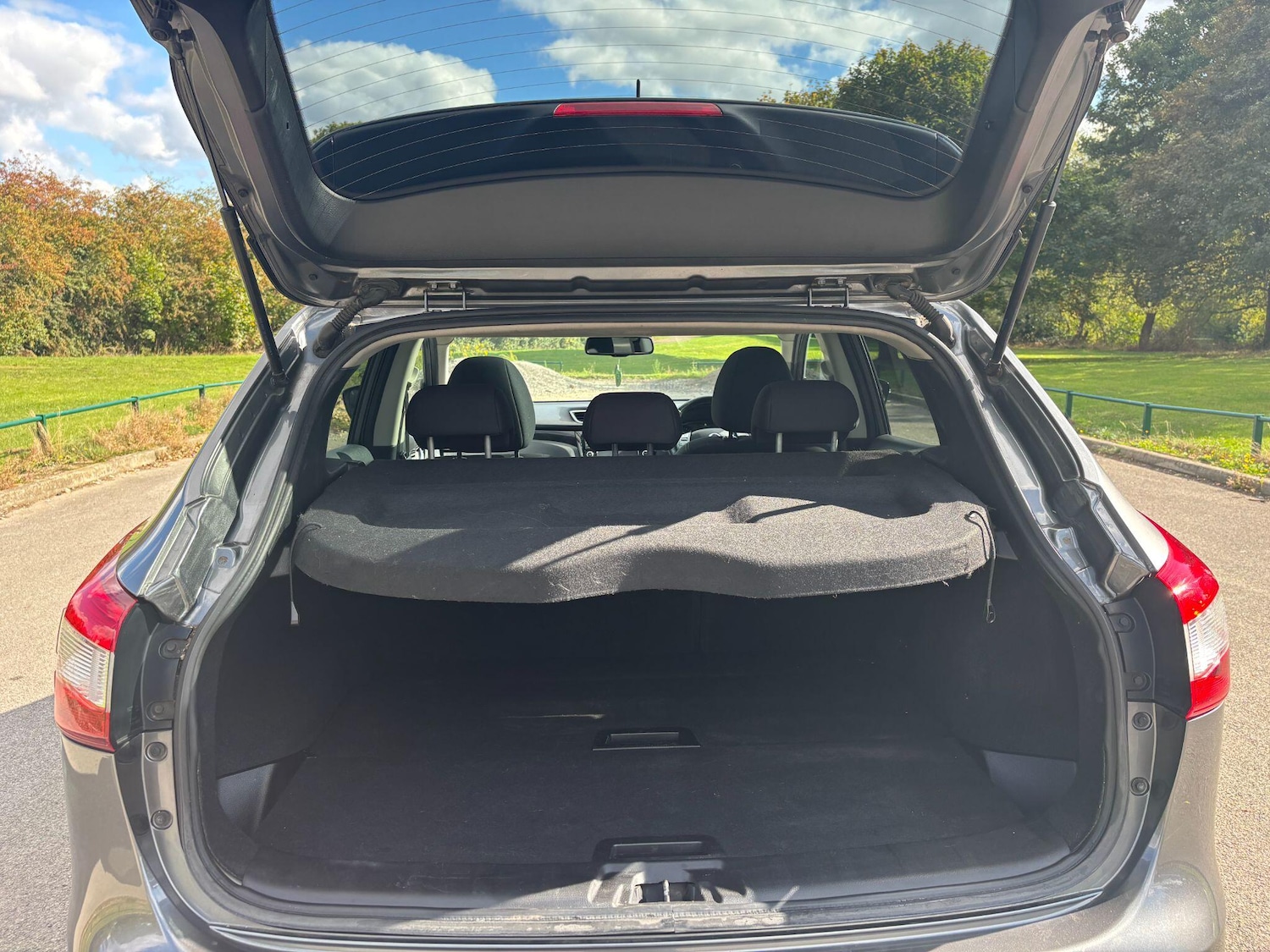 Used Nissan Qashqai 2015 for sale - 76044237: Photo 10