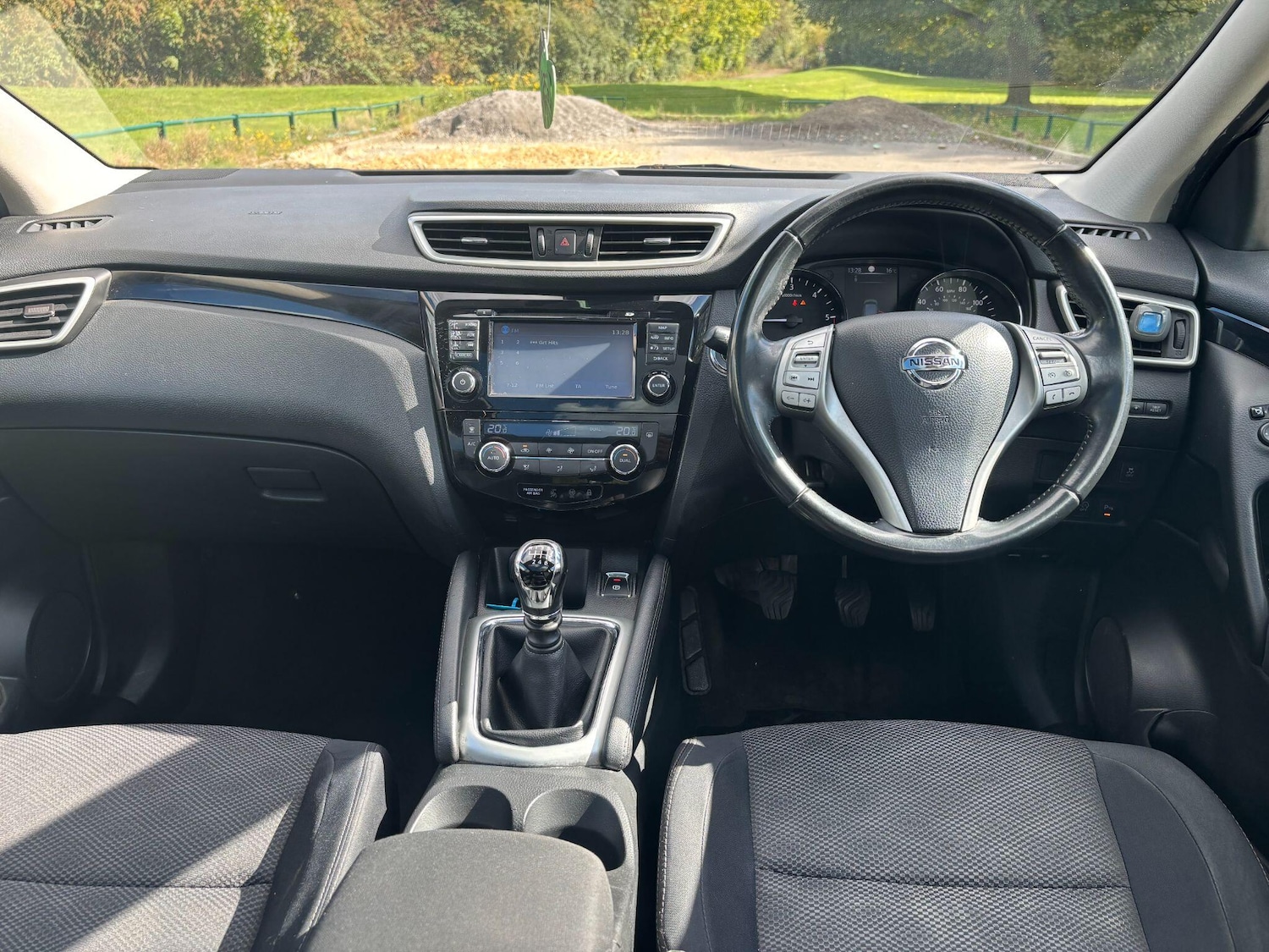 Used Nissan Qashqai 2015 for sale - 76044237: Photo 16