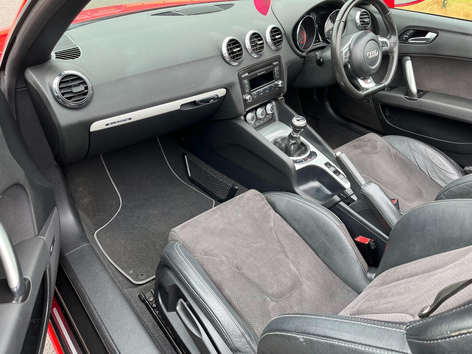 Used Audi TT 2011 for sale - 75993002: Photo 21