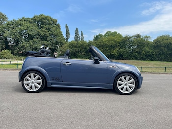 Used MINI Convertible 2004 for sale - 78982957: Photo