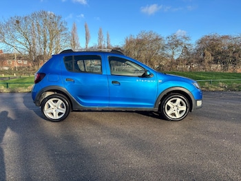 Used Dacia Sandero Stepway 2014 for sale - 77010621: Photo