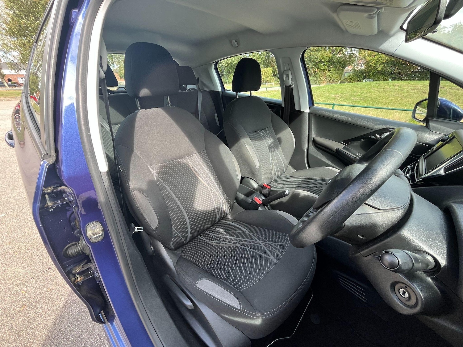 Used Peugeot 208 2013 for sale - 76474831: Photo 16