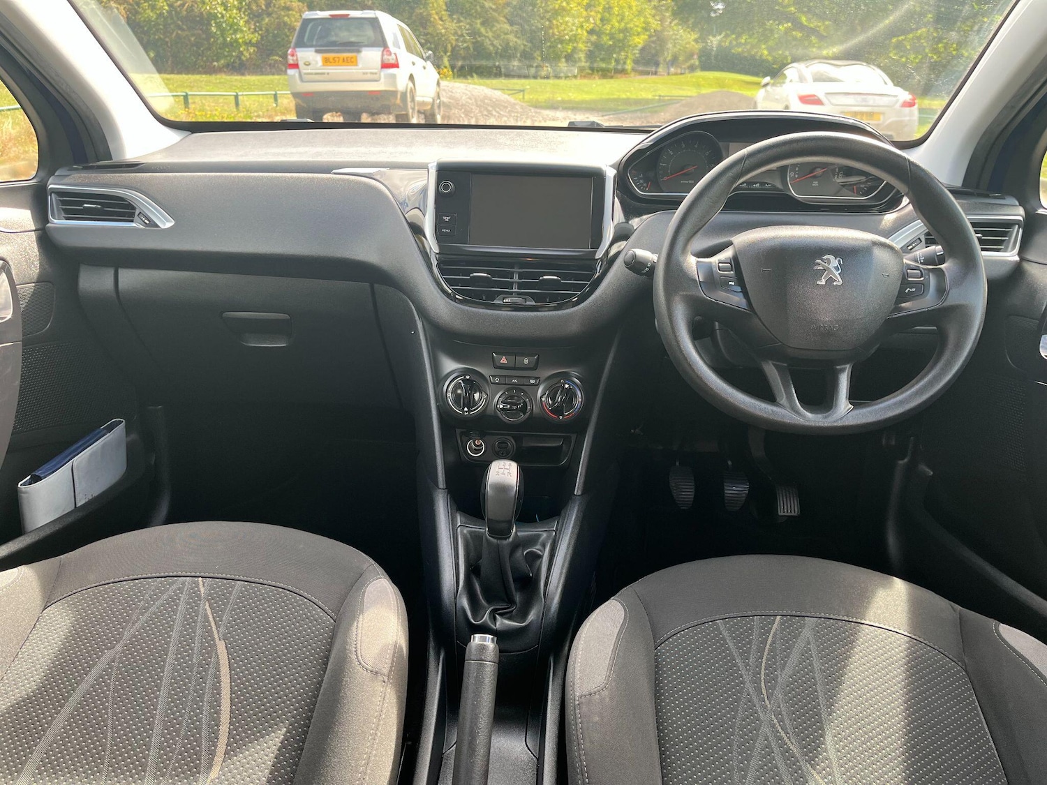 Used Peugeot 208 2013 for sale - 76474831: Photo 17