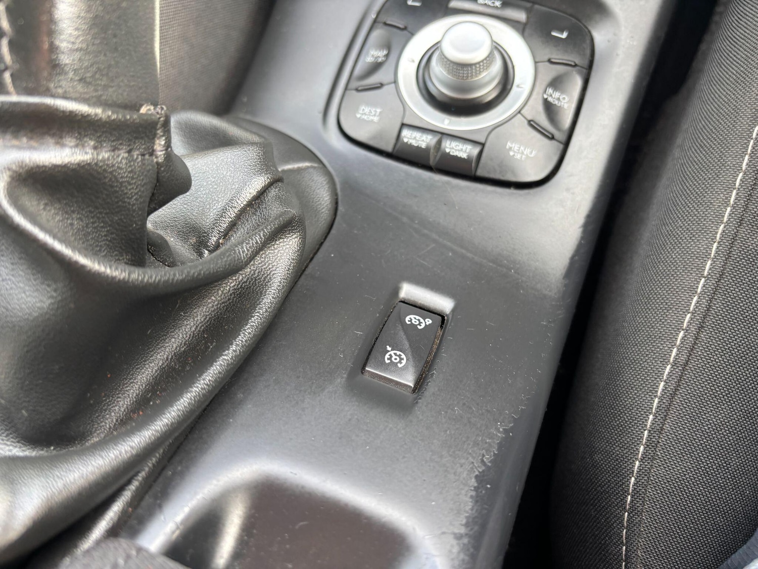 Used Renault Megane 2014 for sale - 77660508: Photo 23