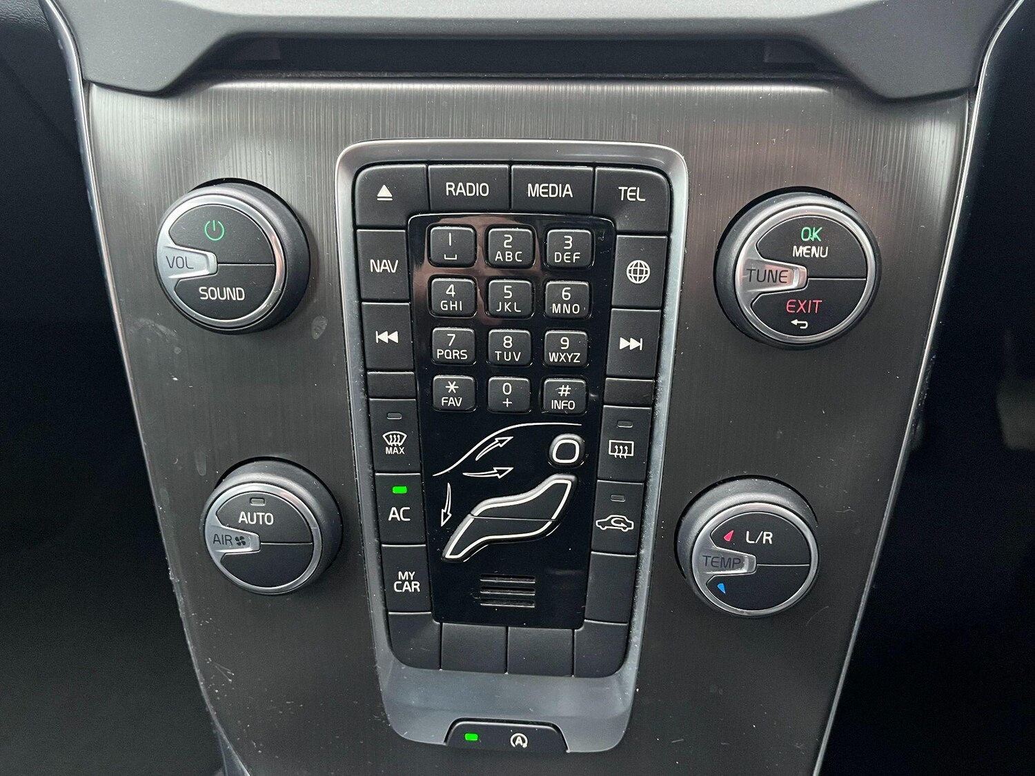 Used Volvo V40 2015 for sale - 77526272: Photo 22