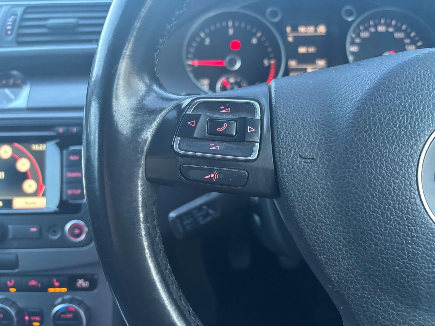 Used Volkswagen Passat 2014 for sale - 77360687: Photo 24