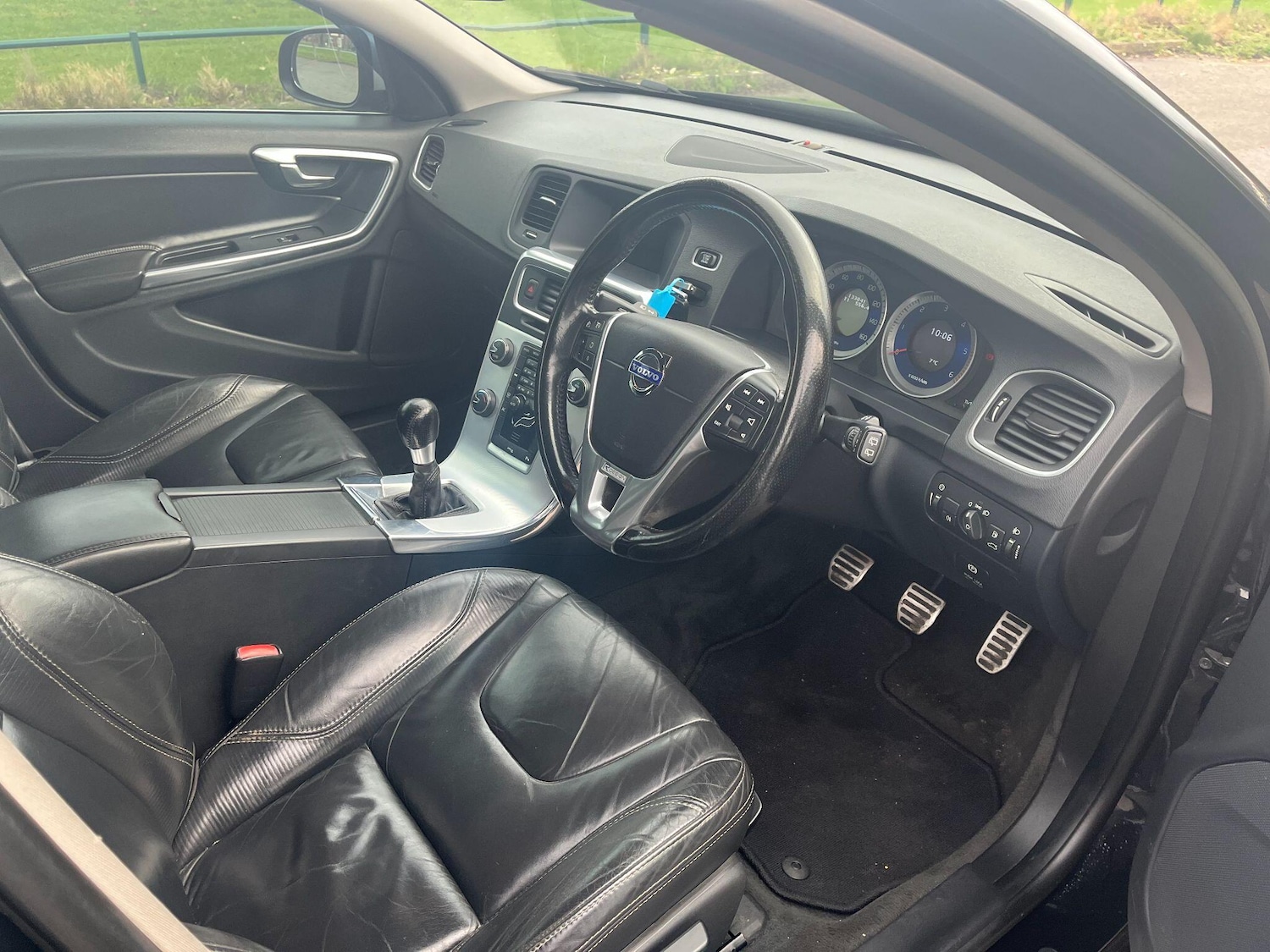 Used Volvo V60 2012 for sale - 76826850: Photo 11