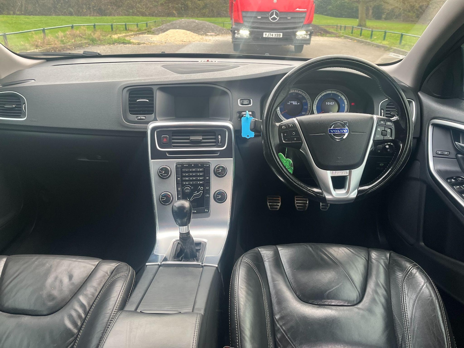 Used Volvo V60 2012 for sale - 76826850: Photo 17