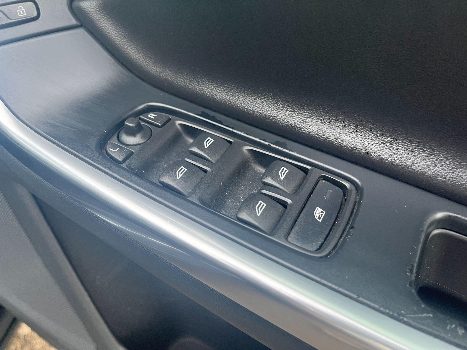 Used Volvo V60 2012 for sale - 76826850: Photo 18