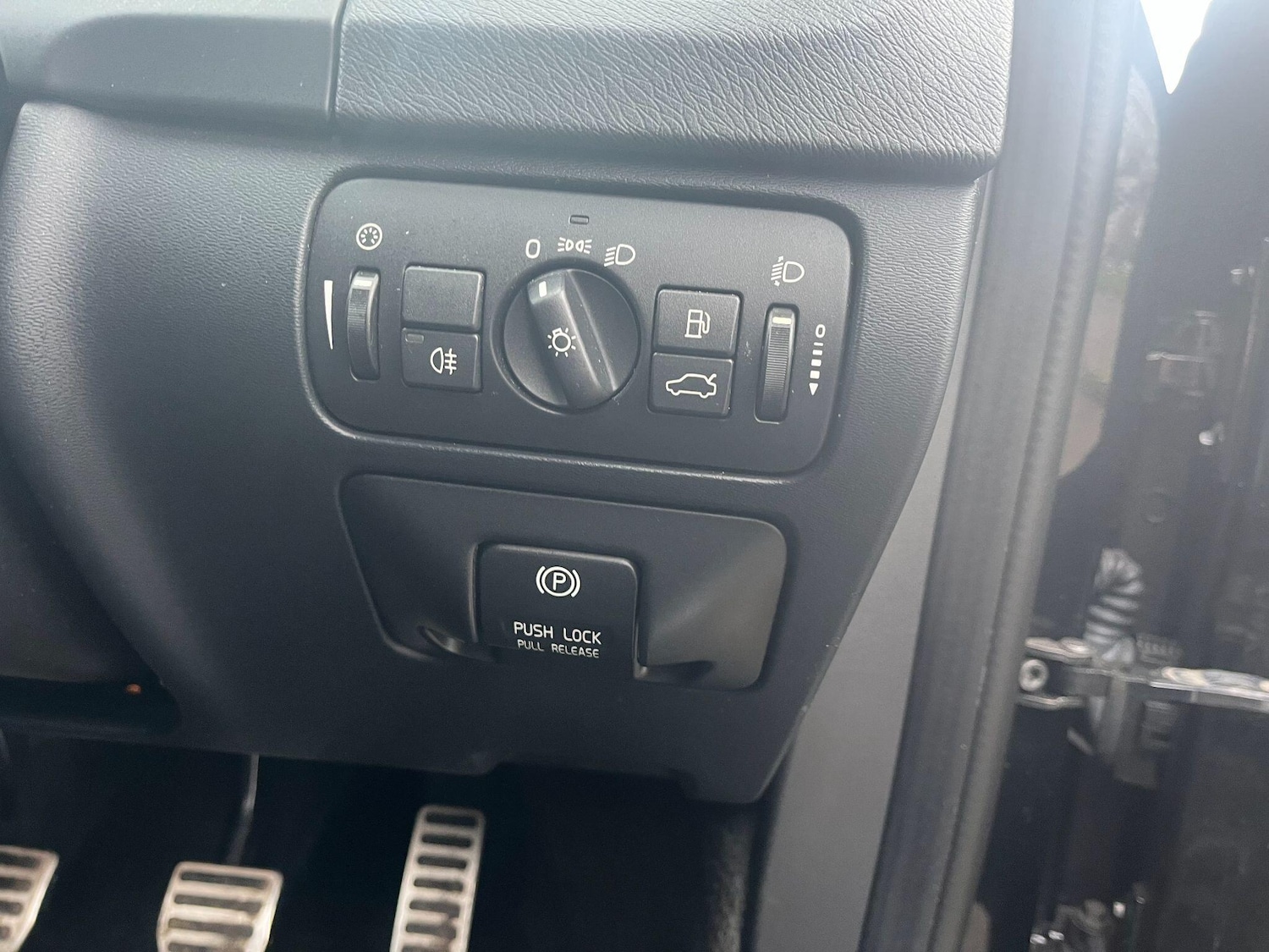 Used Volvo V60 2012 for sale - 76826850: Photo 20