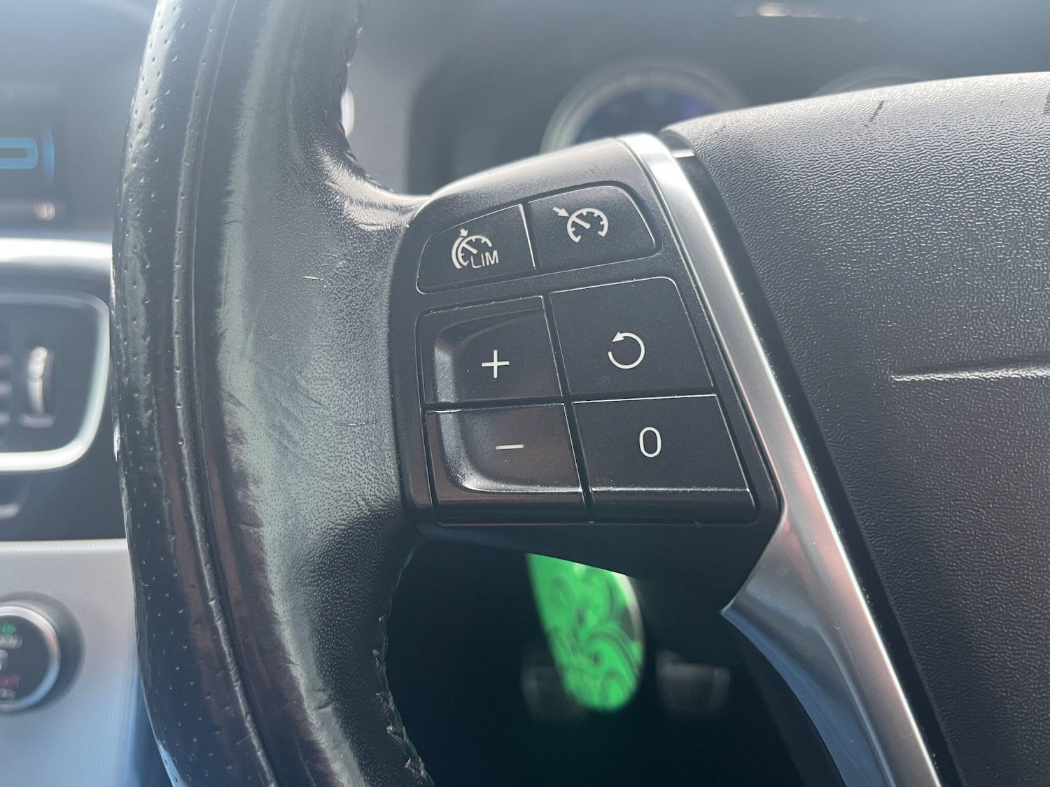 Used Volvo V60 2012 for sale - 76826850: Photo 26