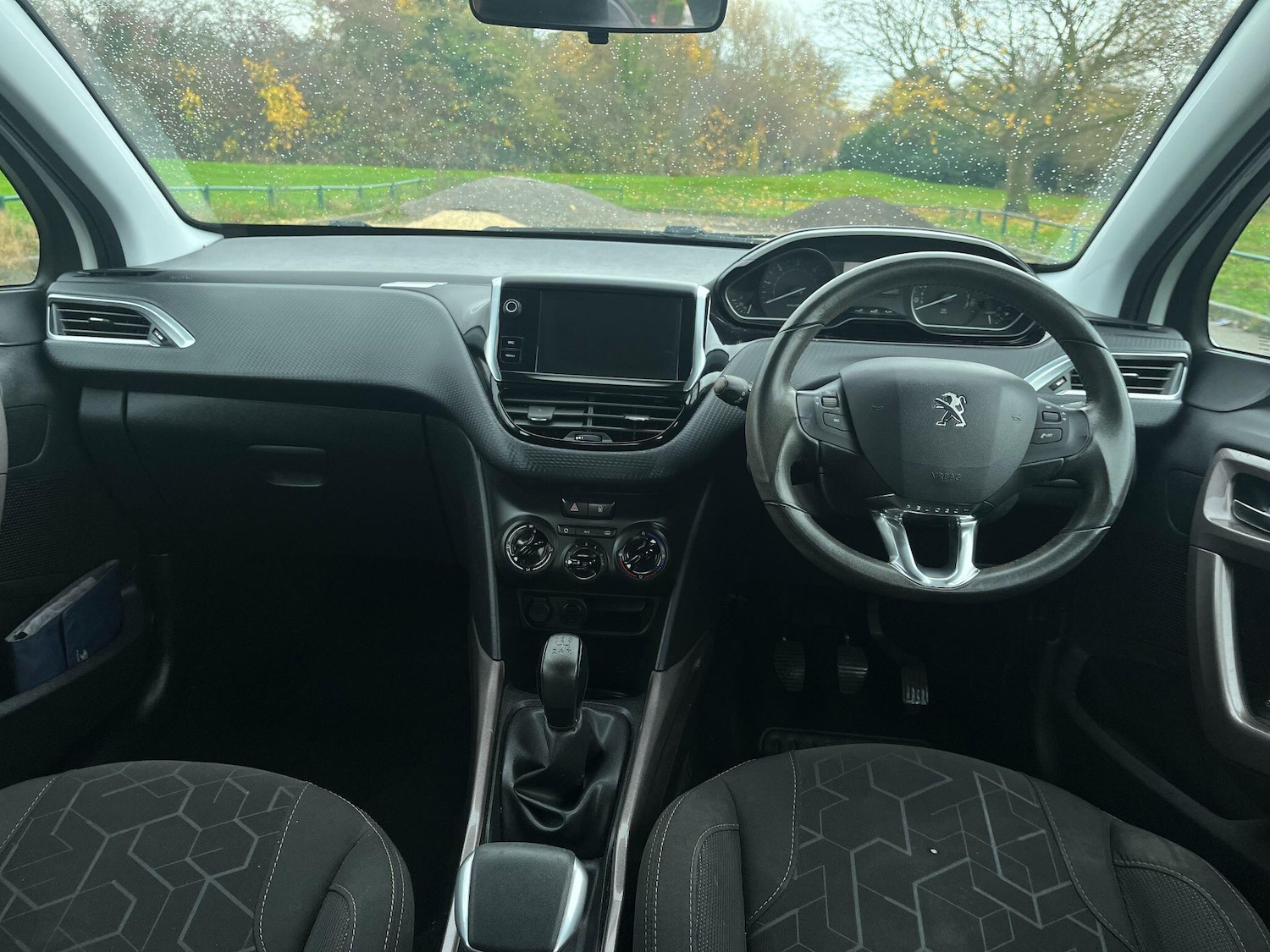 Used Peugeot 2008 2016 for sale - 76563613: Photo 15