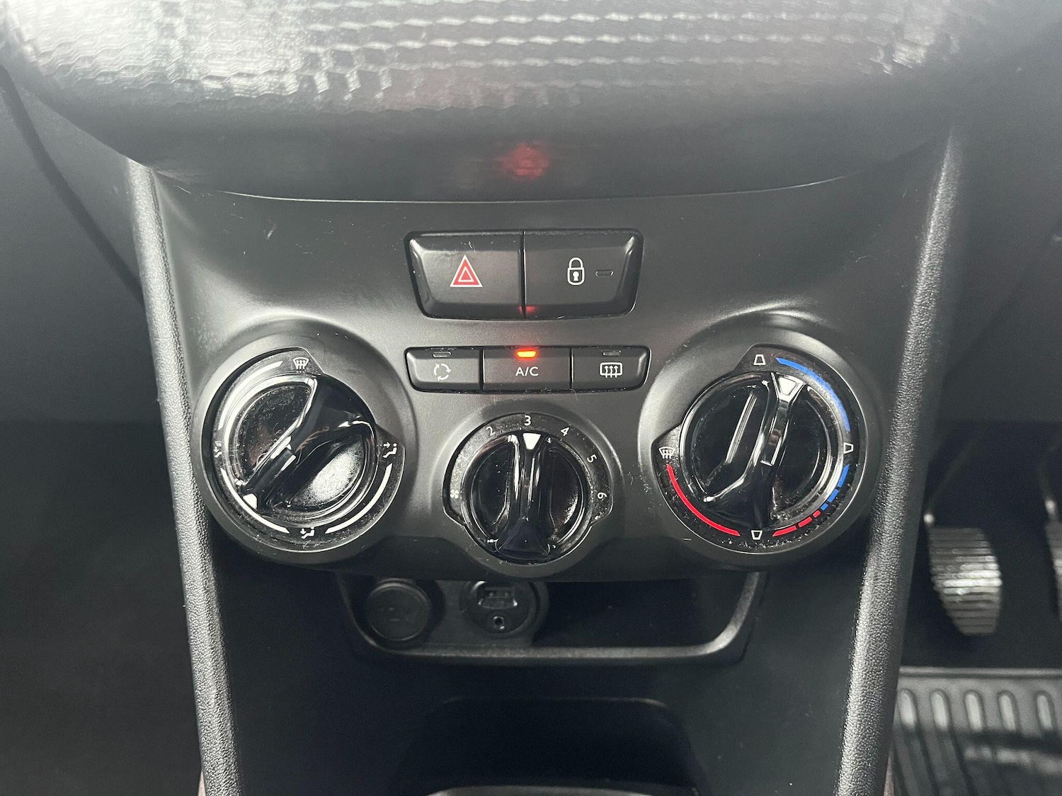 Used Peugeot 2008 2016 for sale - 76563613: Photo 22