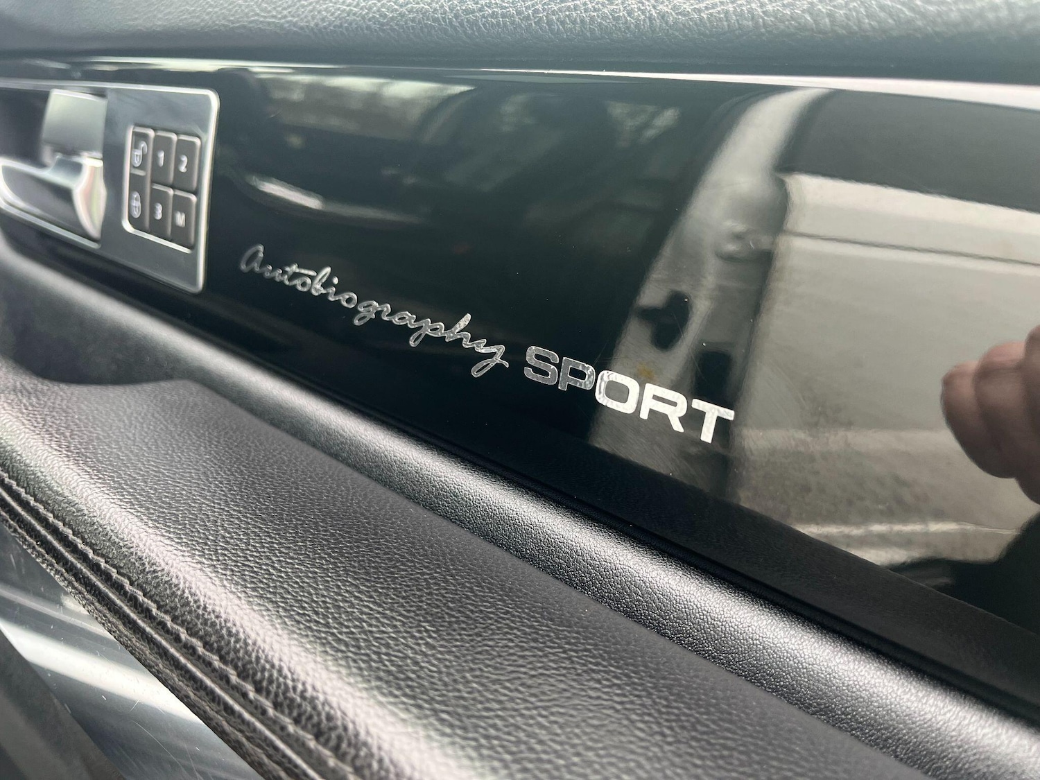 Used Land Rover Range Rover Sport 2011 for sale - 77698342: Photo 24