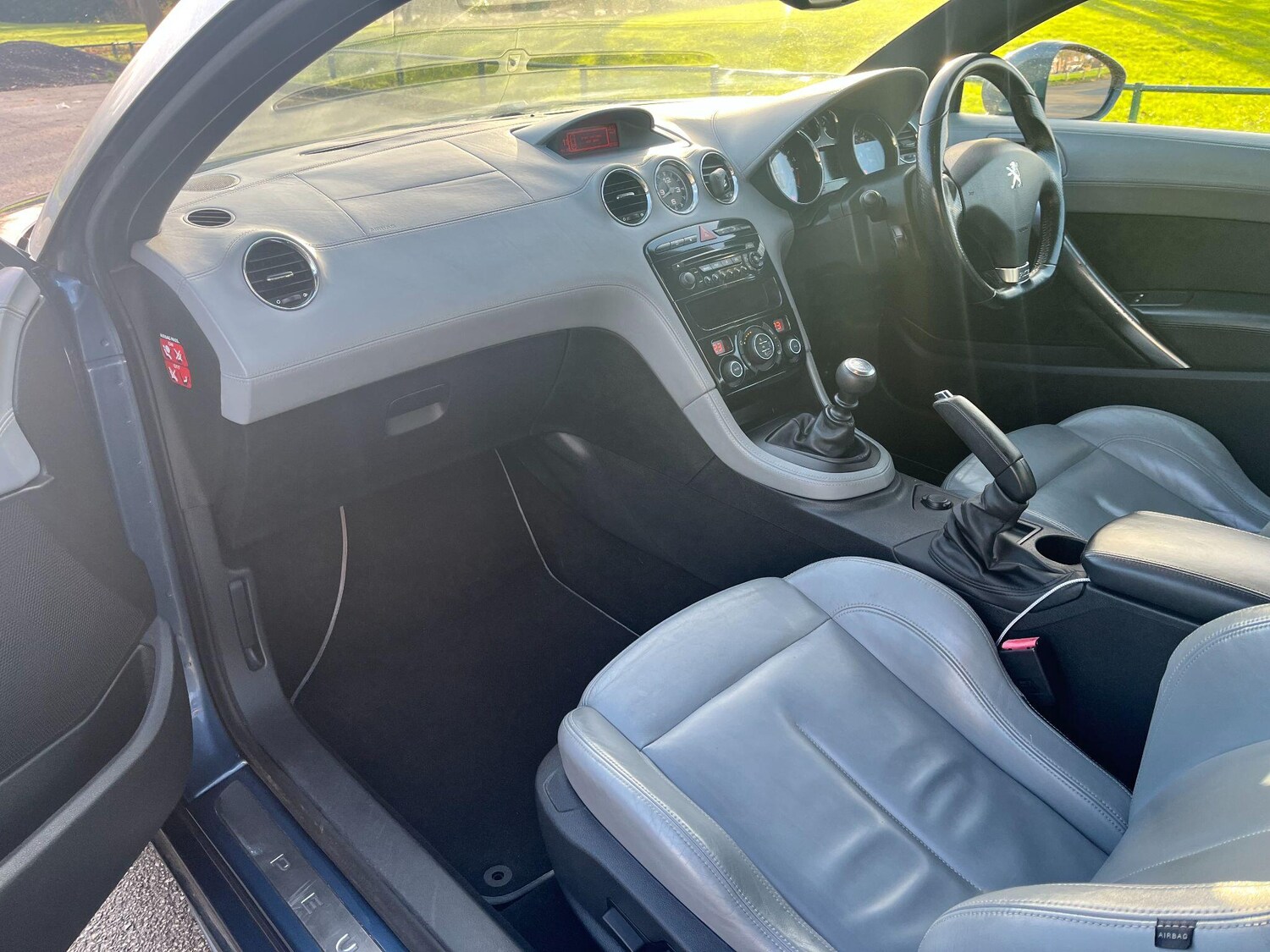 Used Peugeot RCZ 2010 for sale - 76736809: Photo 13