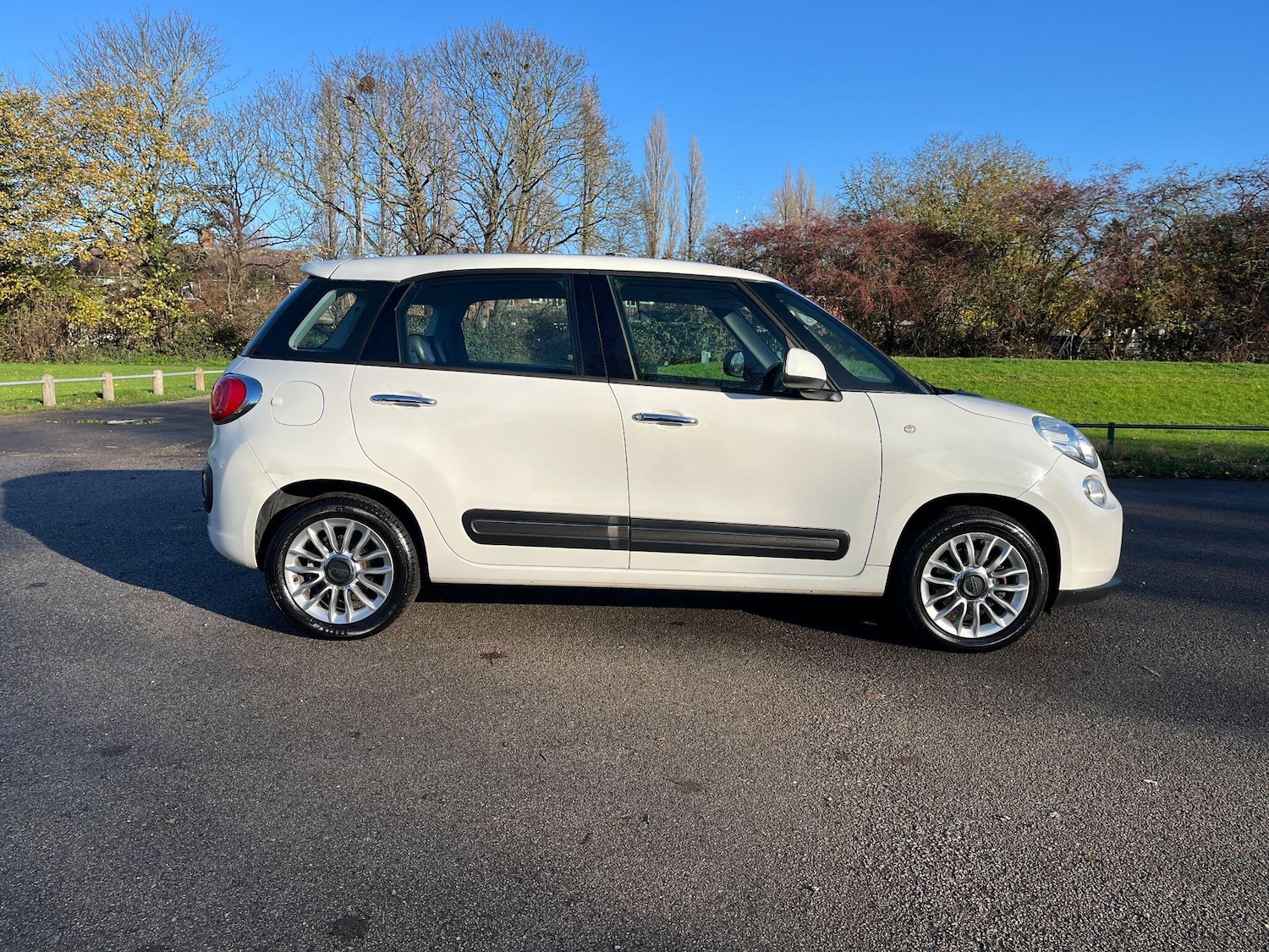 Used Fiat 500L 2013 for sale - 76937671: Photo 2