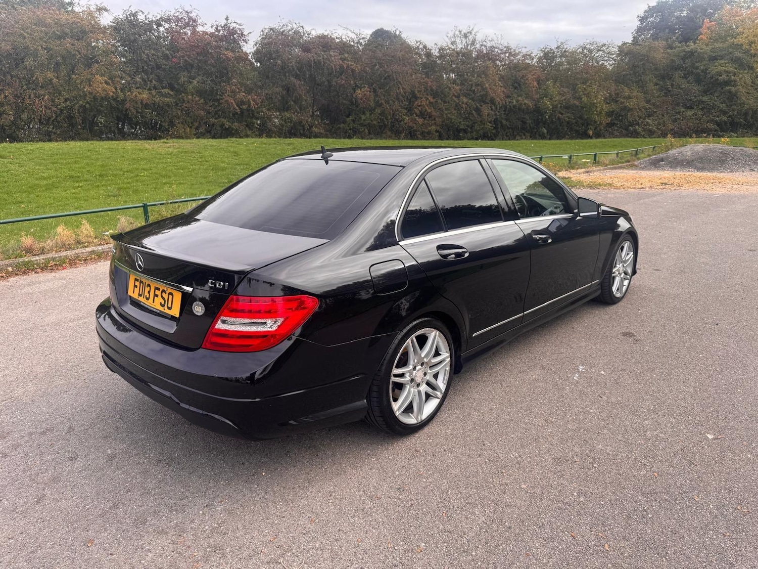 Used Mercedes-Benz C Class 2013 for sale - 76232889: Photo 3