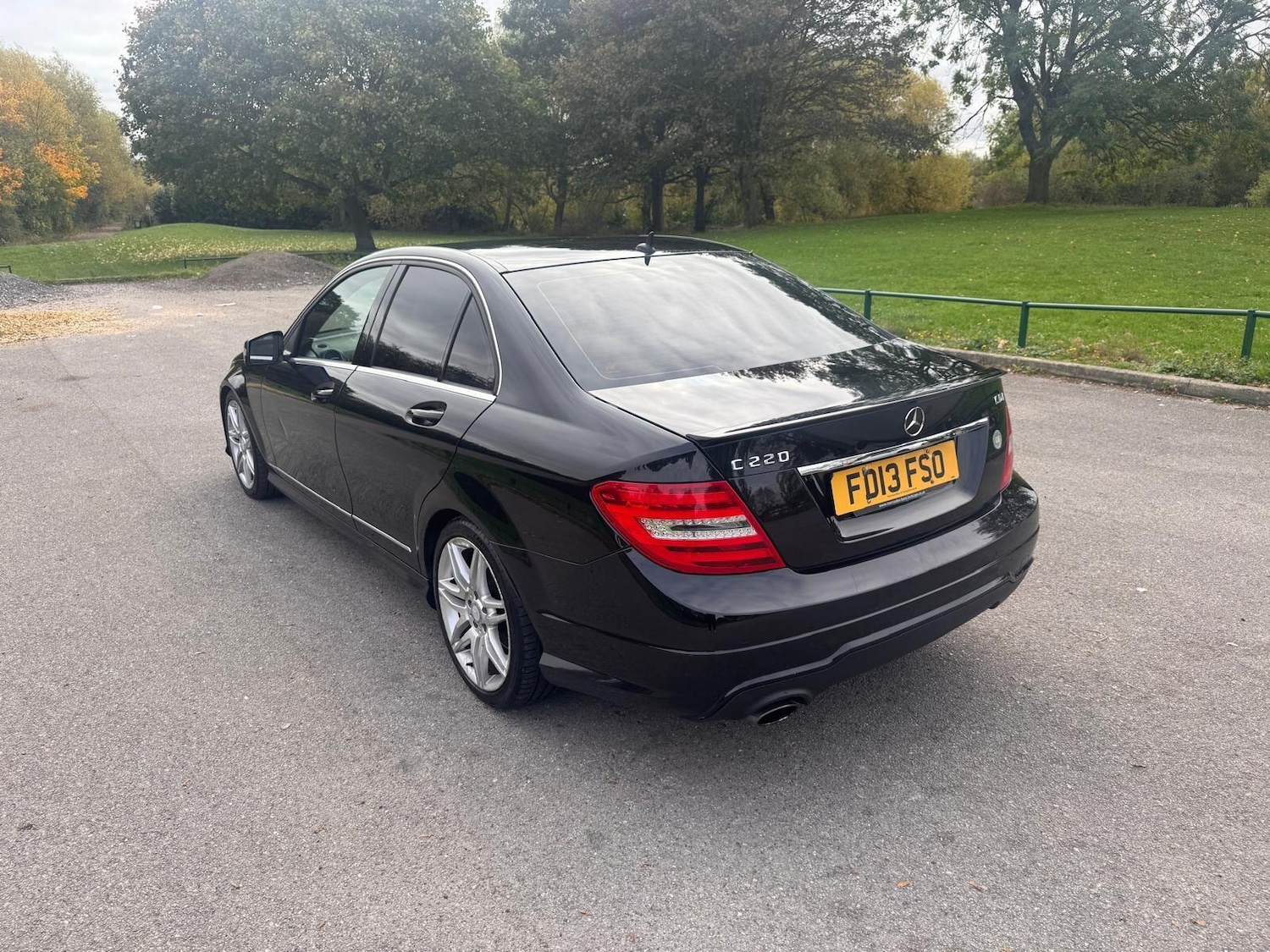 Used Mercedes-Benz C Class 2013 for sale - 76232889: Photo 5