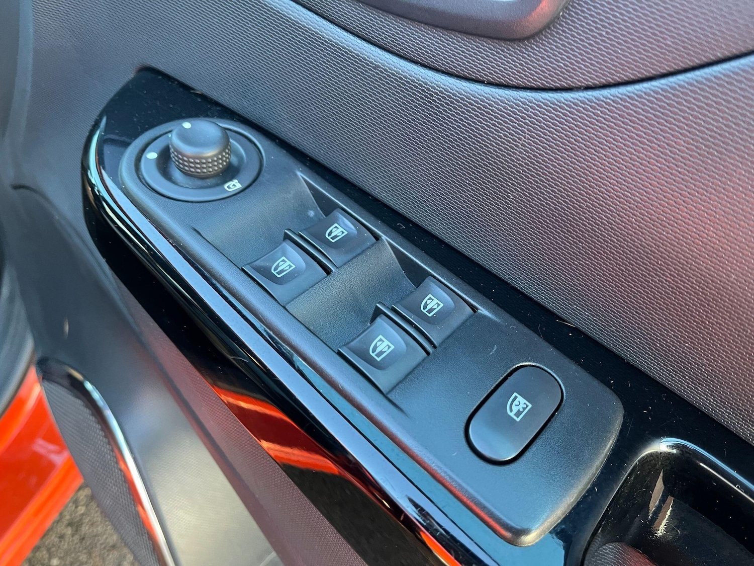 Used Renault Captur 2014 for sale - 77145912: Photo 16