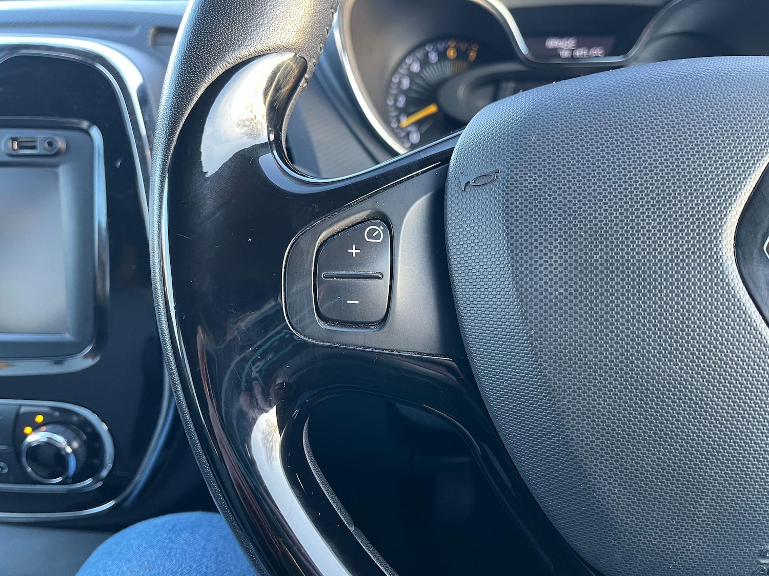 Used Renault Captur 2014 for sale - 77145912: Photo 24